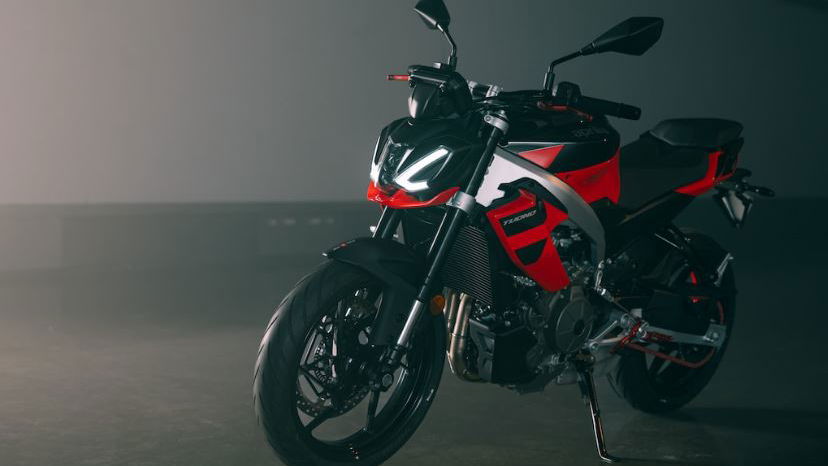 Aprilia Tuono 457